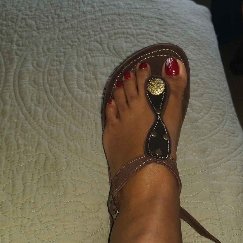 Shoes - Picture 2 of 4